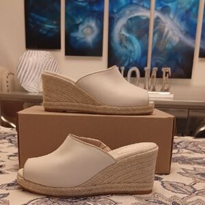 New Cole Haan Cream & Gold Trim Leather Slip On Espadrille Wedges SZ 11B
